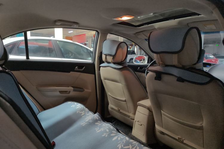 Used Geely Auto Classic Emgrand 2013 Sedan 1.8L CVT Prestige Model
