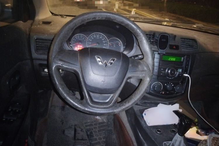 Used Wuling Hongguang 2014 1.2L Standard Model China IV
