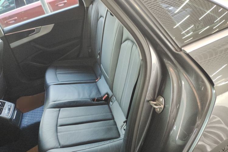 Used Audi A4L 2020 40 TFSI Luxury Dynamic Model
