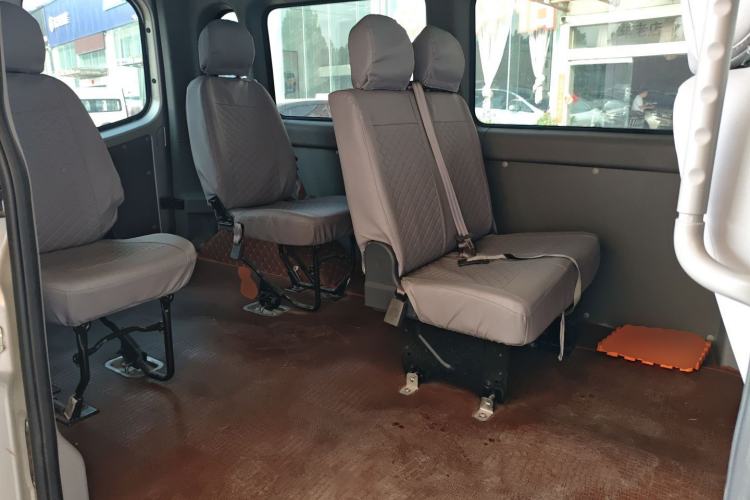 Used JAC Group Sunray 2022 2.0T Fuel-Efficient King PLUS Express Version Middle-Axis 7-Seater HFC4DB3-2E4
