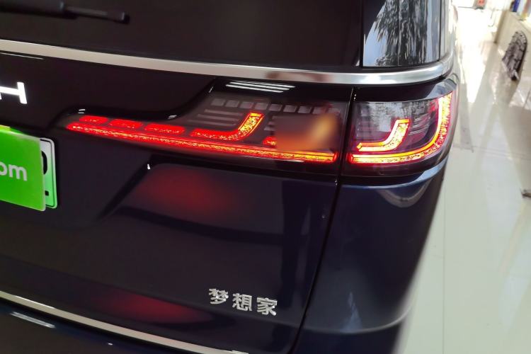 Used VOYAH Dream 2025 PHEV Four-Wheel-Drive Flagship Kunpeng Edition Exterior 3