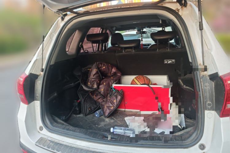 Used Haval H6 2015 Revised Version Sport Edition 1.5T Manual Transmission Two-Wheel Drive Elite Grade Trunk