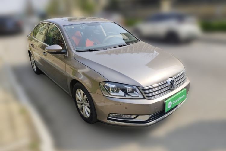 Used Volkswagen Magotan 2013 1.8TSI Luxury Model Front Right 45 Deg