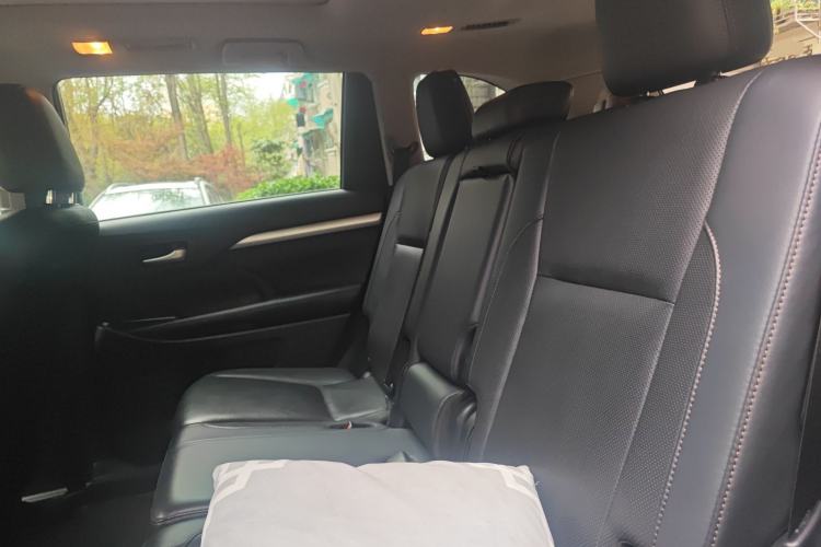 Used Toyota Highlander 2018 2.0T Four-Wheel Drive Luxury Edition 7 Seats China V Emission Standard