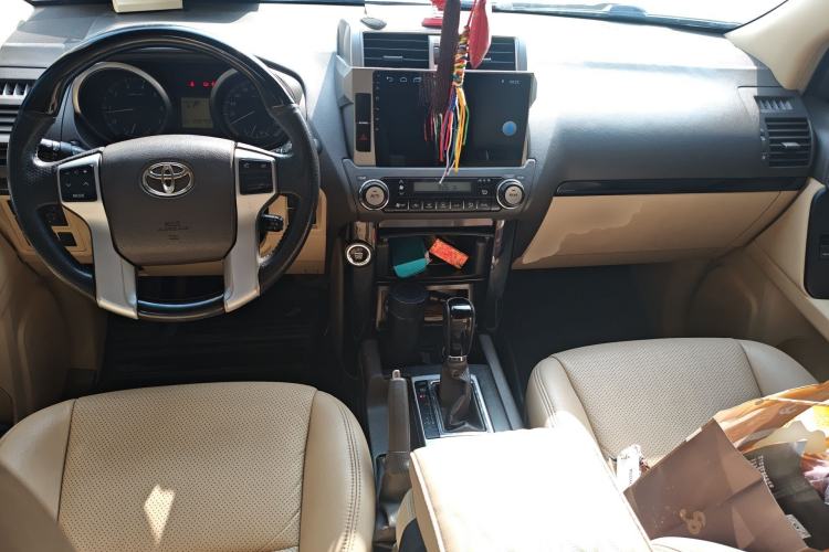 Used Toyota Prado  Center Console