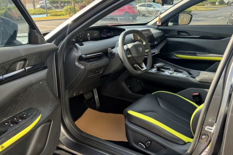 Used Changan UNI-V 2022 2.0T Leading-Speed Edition
