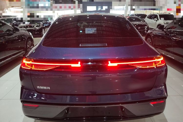 Used Geely Galaxy 8 2025 130km EM-P Starship Edition
