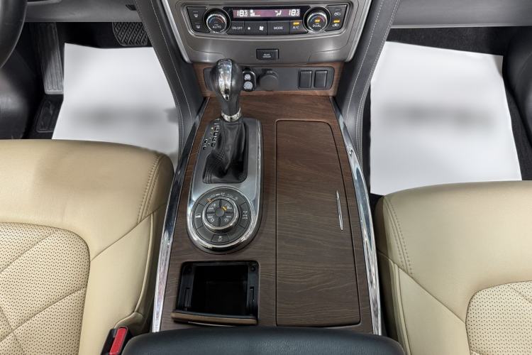 Used Nissan Patrol  Interior 4