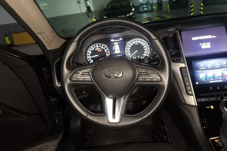 Used Infiniti Q50L 2018 2.0T Enjoyment Edition China V standard Steering Wheel