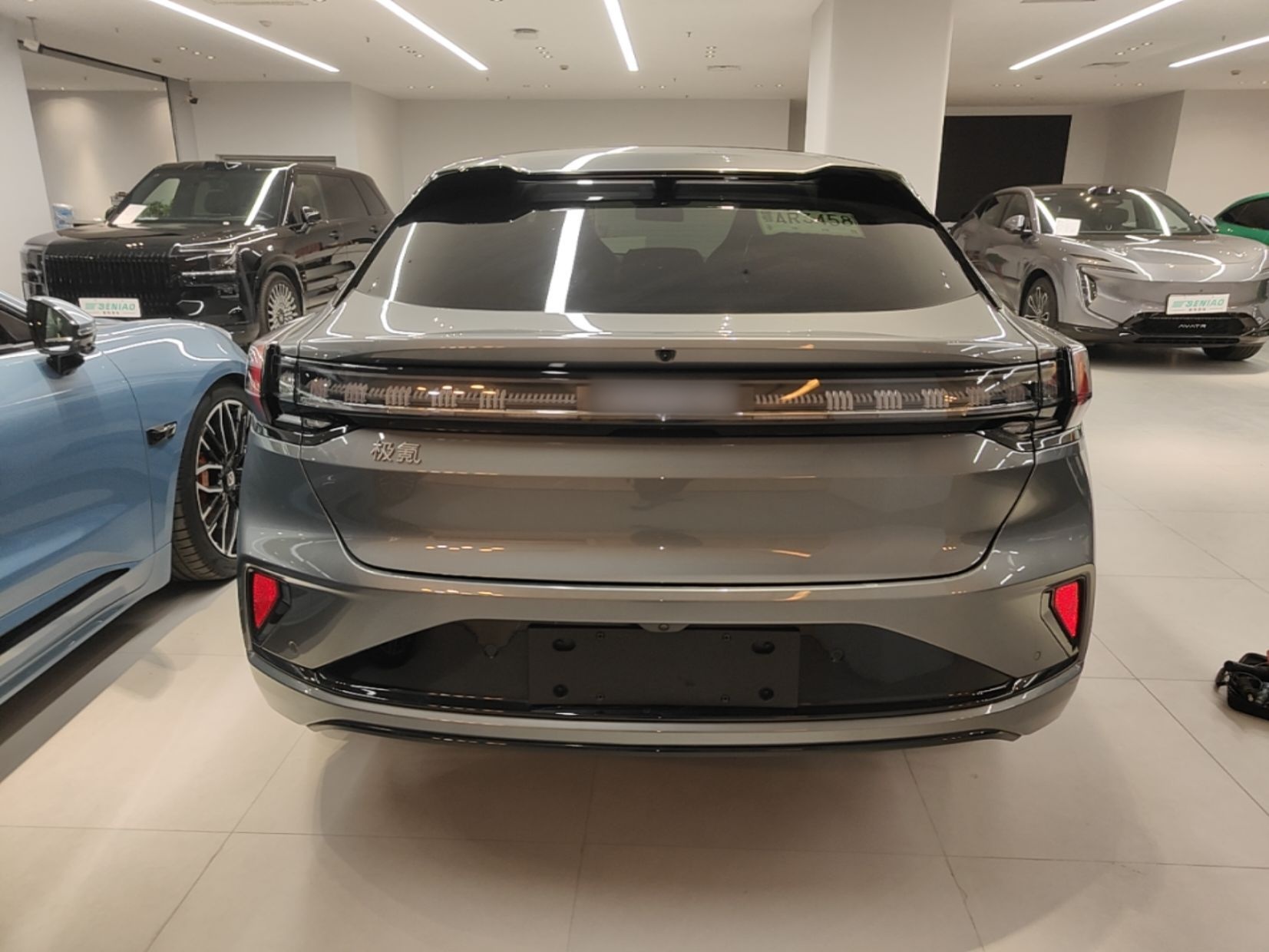 Zeekr 001 2025 YOU Edition 100 kWh All-Wheel Drive — снимка 5