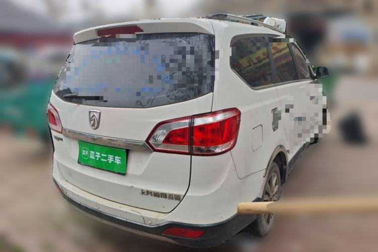 Used Baojun 730 2014 1.5L manual Comfort version 7 seats
