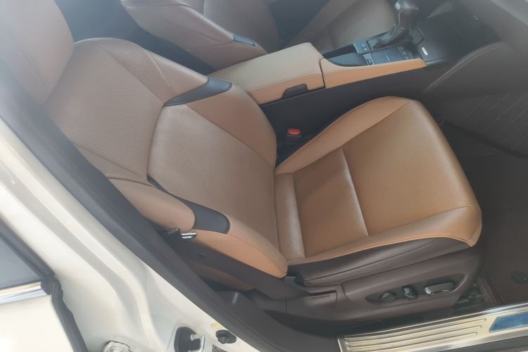 Used Lexus ES 2018 300h Premier Edition China VI Standard