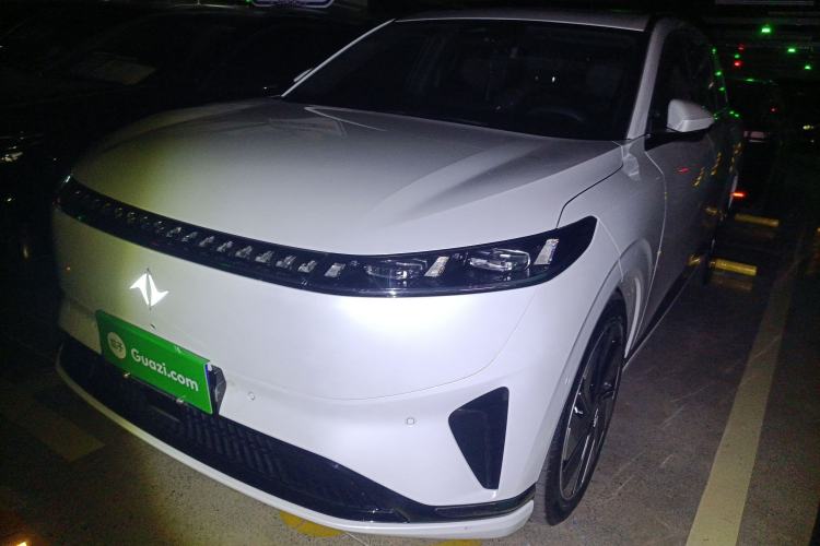 Used Dongfeng eπ eπ008 2024 210Max Range-Extended Version 6 Seats Exterior 3