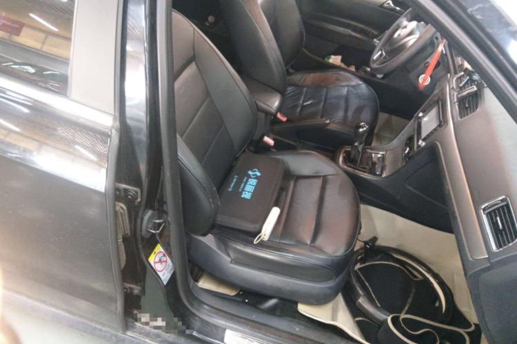 Used Volkswagen Lavida 2013 1.6L Manual Comfort Edition Right Front Seat