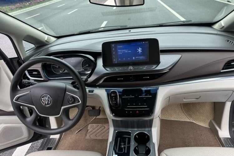 Used Buick GL8 2022 Land Cruiser Executive Class 652T Comfort Model
