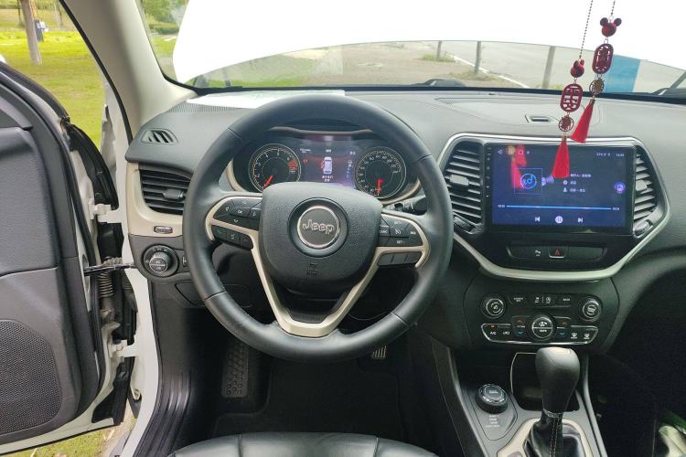 Used Jeep Cherokee 2016 2.4L Professional Edition