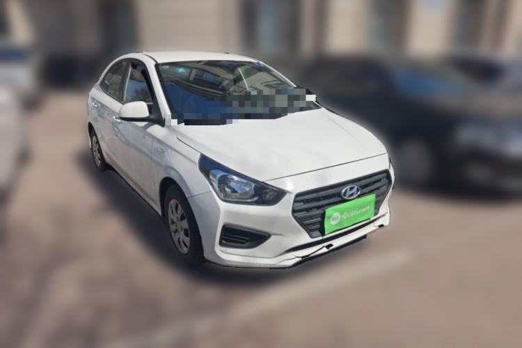 Used Hyundai Verna (older generation) 2017 1.4L Manual Refreshed Version China VI Standard Front Right 45 Deg