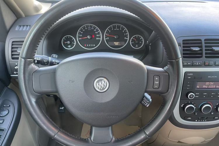 Used Buick GL8 2014 2.4L Executive Edition
