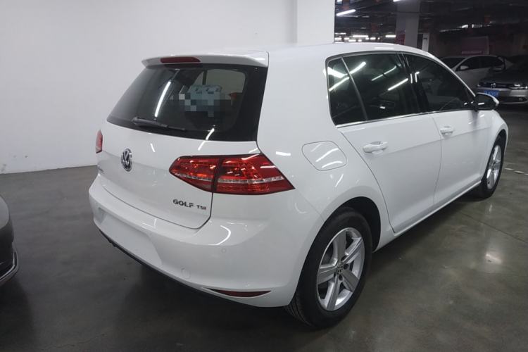 Used Volkswagen Golf 2015 1.4TSI Automatic Luxury Model Rear Right 45 Deg