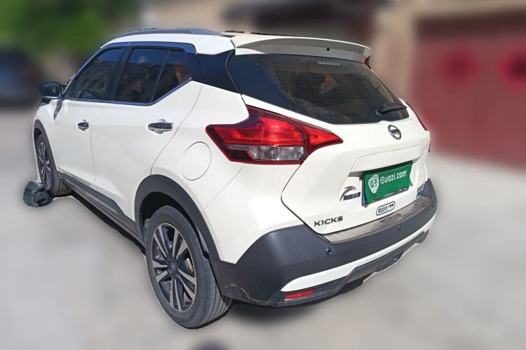 Used Nissan Kicks 2019 1.5L CVT Smart Connect Luxury Edition Rear Left 45 Deg