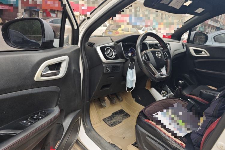 Used Brilliance V3 2015 1.5L Manual Elite Model Driver Seat