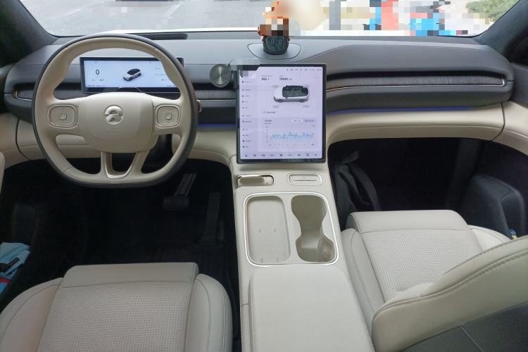 Used Nio ES6 2023 75 kWh Center Console