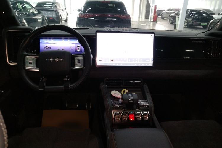 Used Formula Leopard 5 2023 Cloud Ride Flagship Edition Center Console