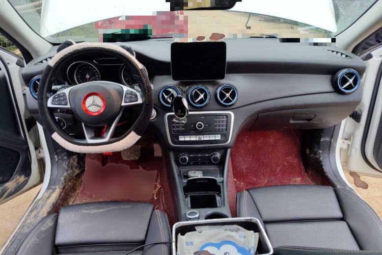 Used Mercedes-Benz GLA 2019 GLA 200 Fashion Model Center Console