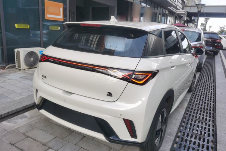 Used BYD Dolphin 2023 420 km Free Version
