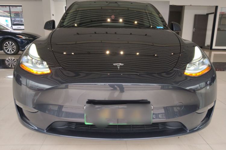 Used Tesla Model Y 2024 Long-Range All-Wheel-Drive Version
