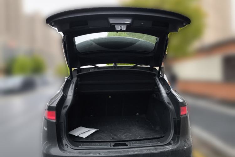 Used Jaguar F-PACE 2016 2.0T Two-Wheel Drive Urban Luxury Edition Trunk