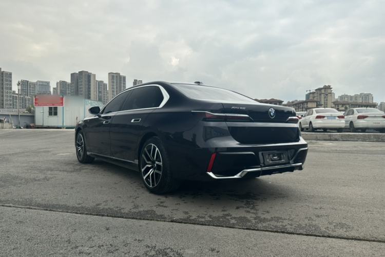 Used BMW 7 Series 2023 735Li M Sport Package Exterior 5