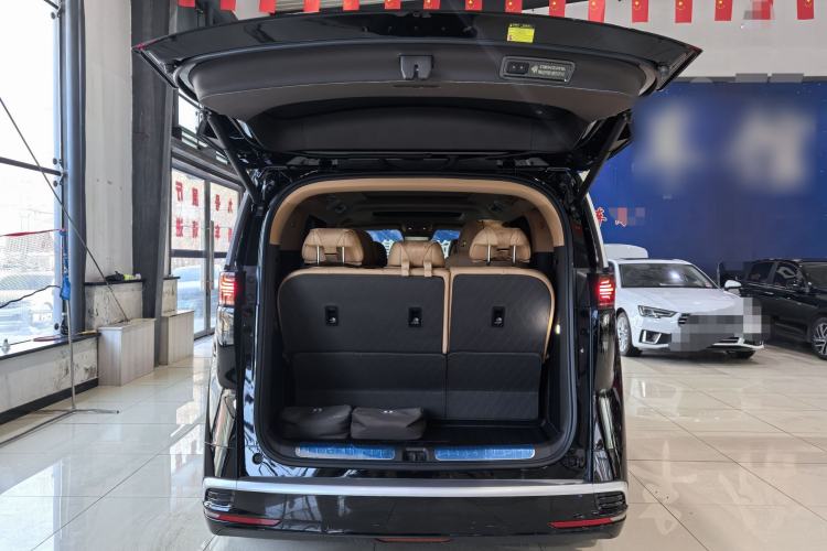 Used Denza D9 2025 DM-i Intelligent Drive 1020 Four-Wheel Drive Flagship Model
