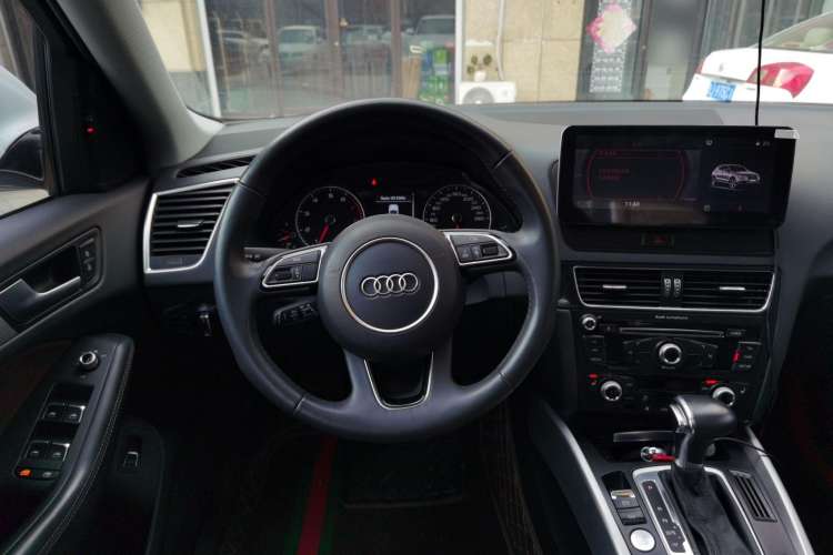 Used Audi Q5 2017 Plus 40 TFSI Technology Model