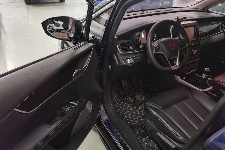 Used BYD Song MAX 2017 1.5T Manual Smart Connect Luxury 7-Seater