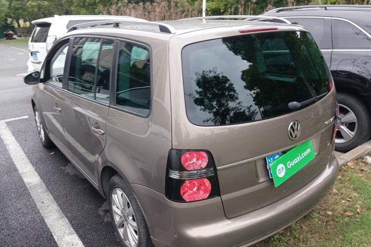 Used Volkswagen Touran 2015 1.4T DSG Luxury Edition 5-Seater Exterior 2