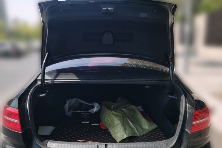 Used Volkswagen Magotan 2017 330TSI DSG Leading Model Trunk