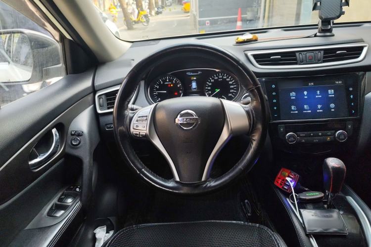 Used Nissan X-Trail 2014 2.0L CVT Comfort Edition 2WD Steering Wheel