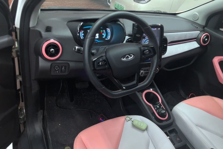 Used Chery Little Ant 2022 Sweet Pink Edition Half-Sugar Version Lithium Iron Phosphate 29.2 kWh 30 kW 301 km