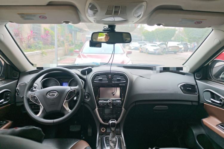 Used GAC Trumpchi GS5 Super 2015 1.8T Automatic Two-Wheel Drive Luxury Edition Center Console