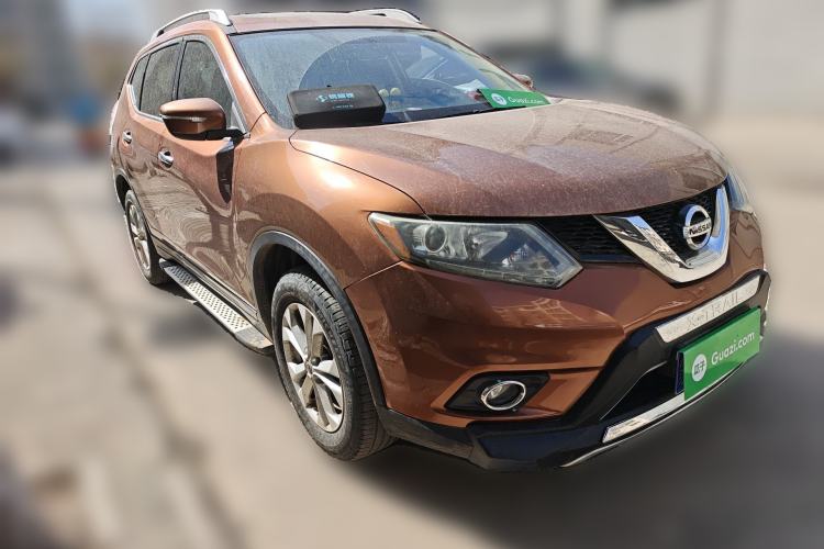 Used Nissan X-Trail 2014 2.5L CVT Leading Edition 4WD Front Right 45 Deg