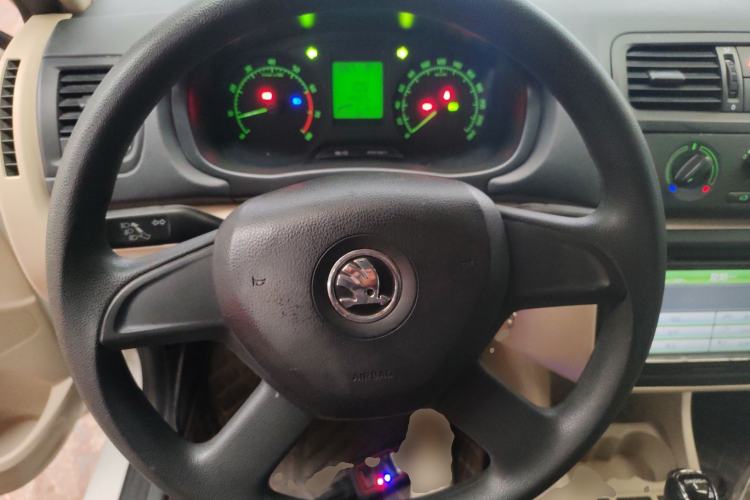 Used Skoda Fabia 2014 1.4L Automatic Crystal Edition