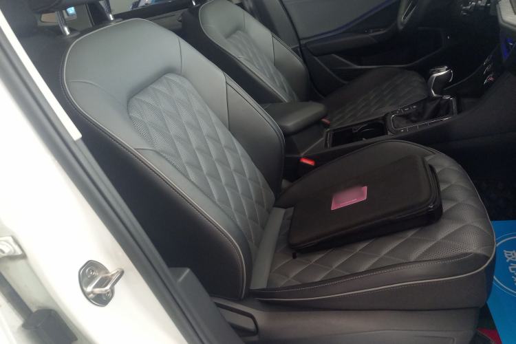 Used Volkswagen Sagitar 2023 300TSI DSG Excellence Edition Right Front Seat