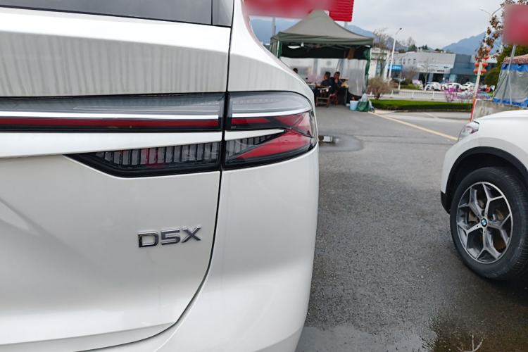 Used Roewe D5X DMH 2024 135 Luxury Edition
