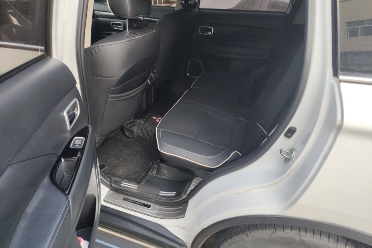 Used Mitsubishi Outlander 2019 2.0L Two-Wheel Drive Comfort Edition 5 Seats China V Standard Left Rear Seat