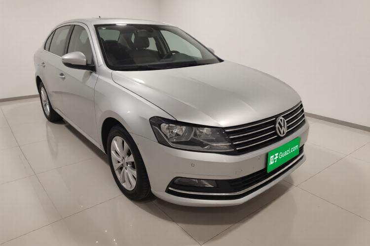 Used Volkswagen Lavida 2015 1.6L Manual Comfort Edition