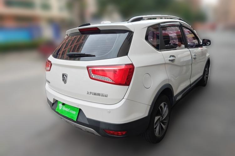 Used Baojun 560 2015 1.8L manual luxury version
