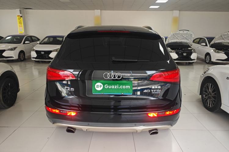 Used Audi Q5 2018 Collector's Edition 40 TFSI Technology Model

