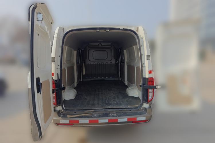 Used CHANGAN KUAYUE Xing V7 2022 1.6L Gasoline Comfort Version 2-Seat Dual-Side Doors DAM16KR Trunk