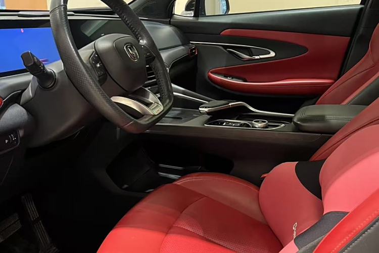 Used CHANGAN UNI-T 2020 1.5T Prestige Version
